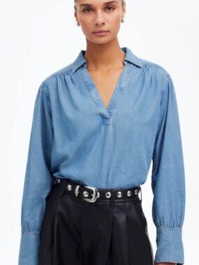 MADEWELL Chambray Easy Y-Neck Button Up Shirt in Ritch Wash. S